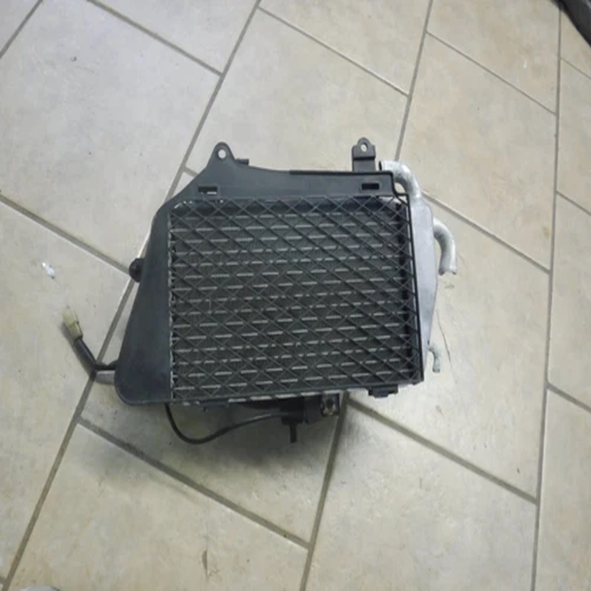 02 HONDA GOLD WING GL1800 GL 1800 Right RADIATOR OEM 19060-MCA-003